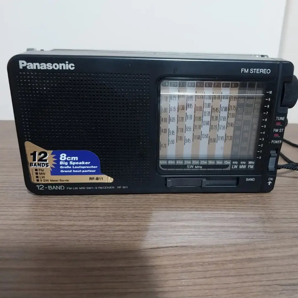 ORJİNAL PANASONİC MARKA 12 BANT DÜNYA RADYOSU SIFIR AYARINDA