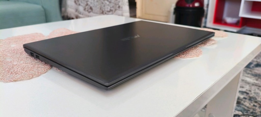 ASUS VİVOBOK 15. GRAFİK_ AMD RYZEN 5_12GB DDR4_4GB AMD EK_FUL HD_SSD - 9