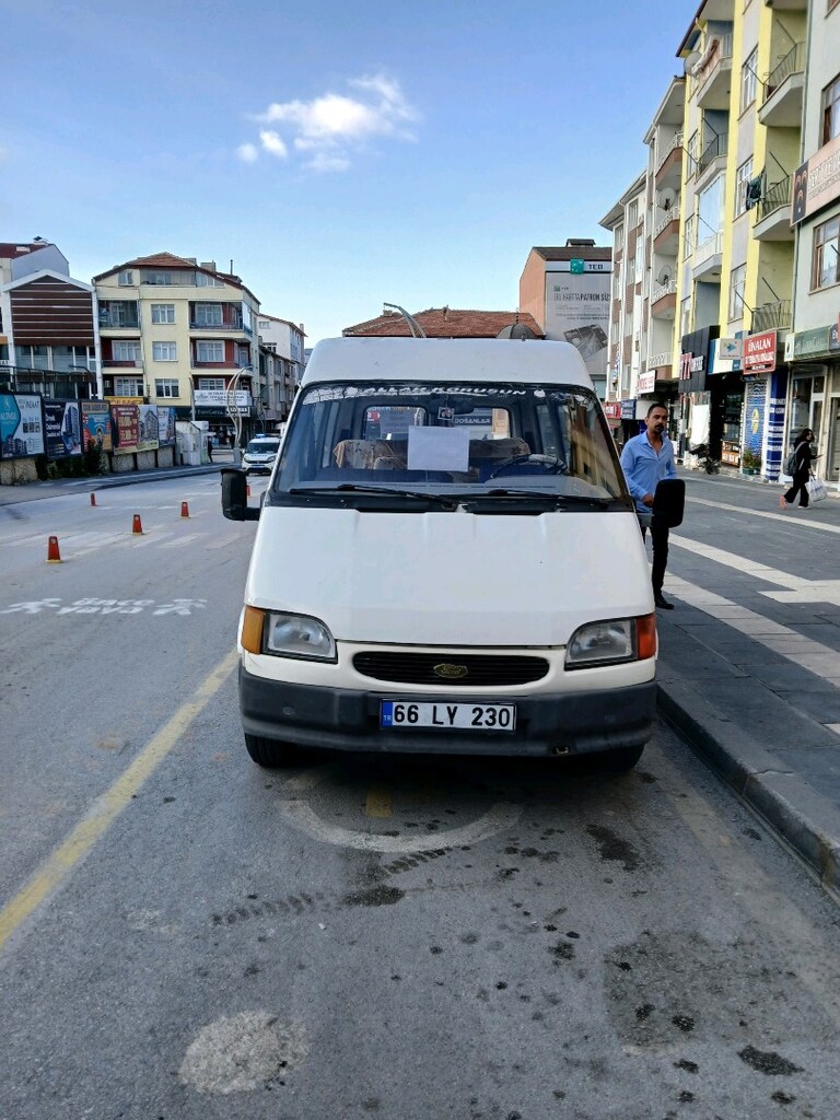 96 Model Ford Transit 12+1 - 2