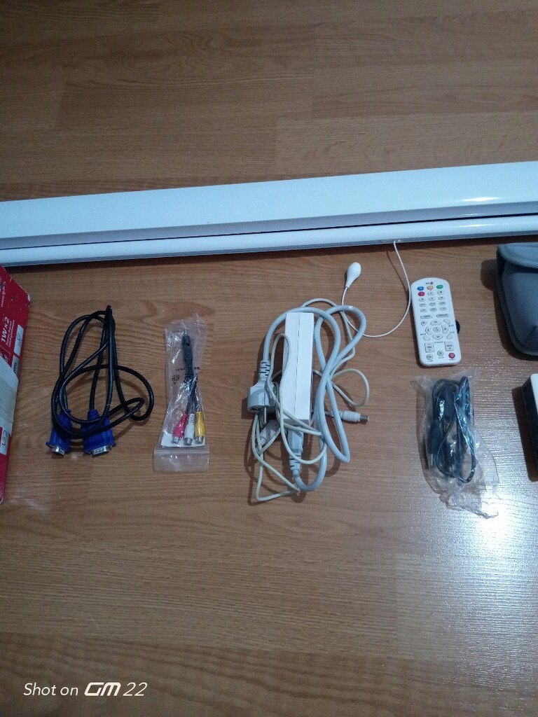 LG projeksiyon cihazı ve projeksiyon perdesi 180*200 - 5