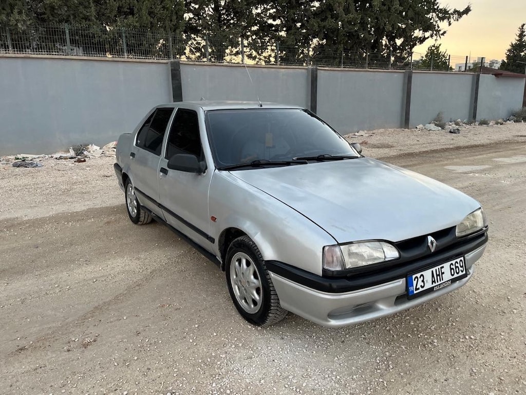 sorunsuz biniciye özel Renault 19 europa - 2