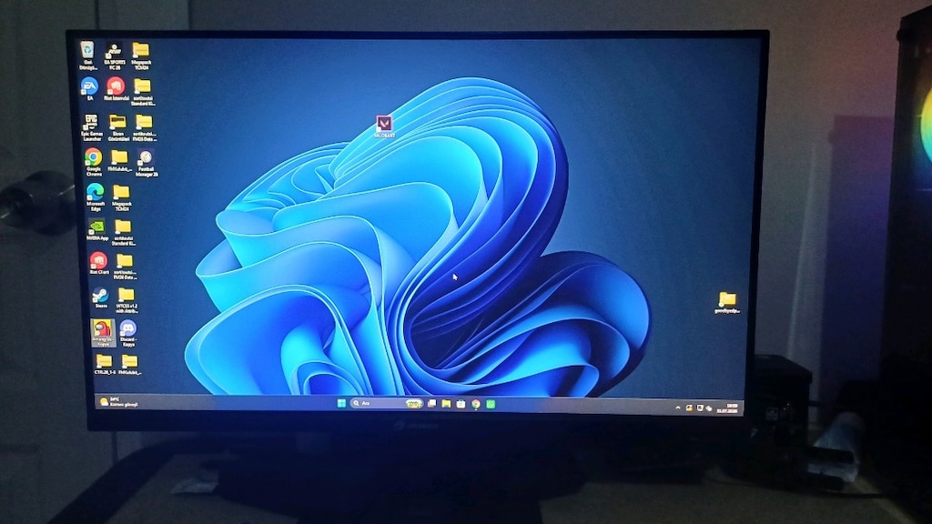 TEMİZ KULLANILMIŞ BİLGİSAYAR VE MONİTÖR/GTX1650-RYZEN5500 - 3