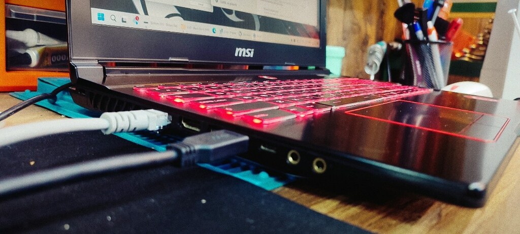 Süper Msi Notebook 120HZ Efsane i7 7700 işlemci Her Oyun Full Gtx1060 - 9