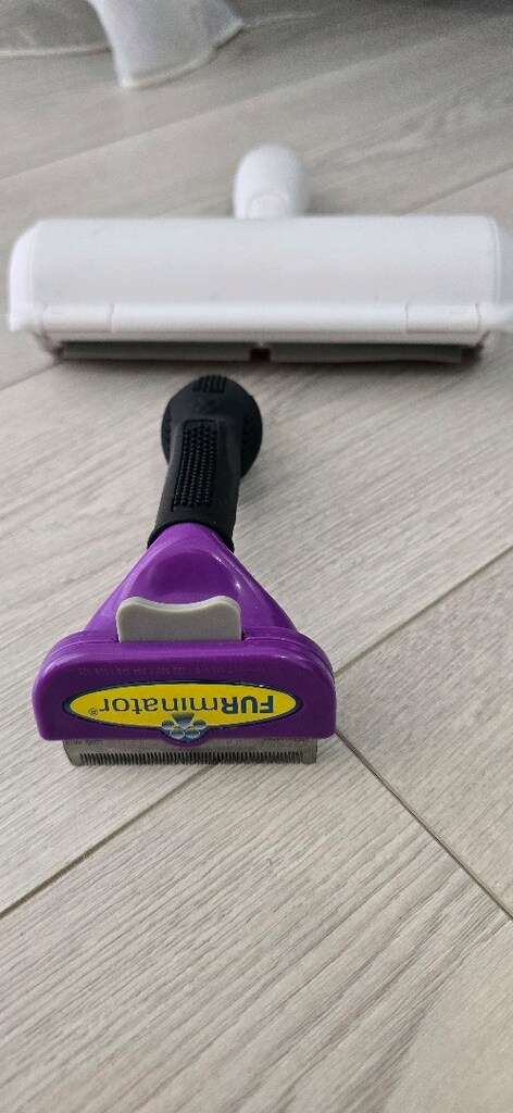 kedi tarağı ve tüğ toplama fırçası hazneli - 3