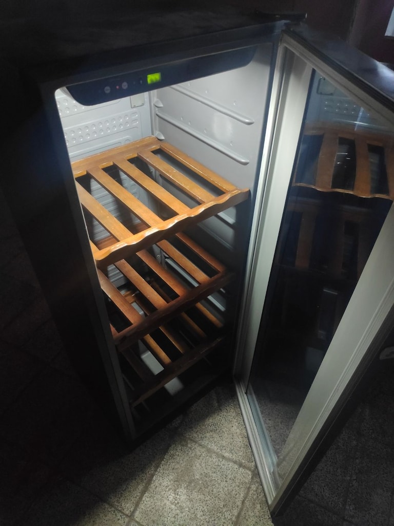 Şarap Dolabı, Meşrubat Dolabı, Mini buzdolabı NAKLİYELİ