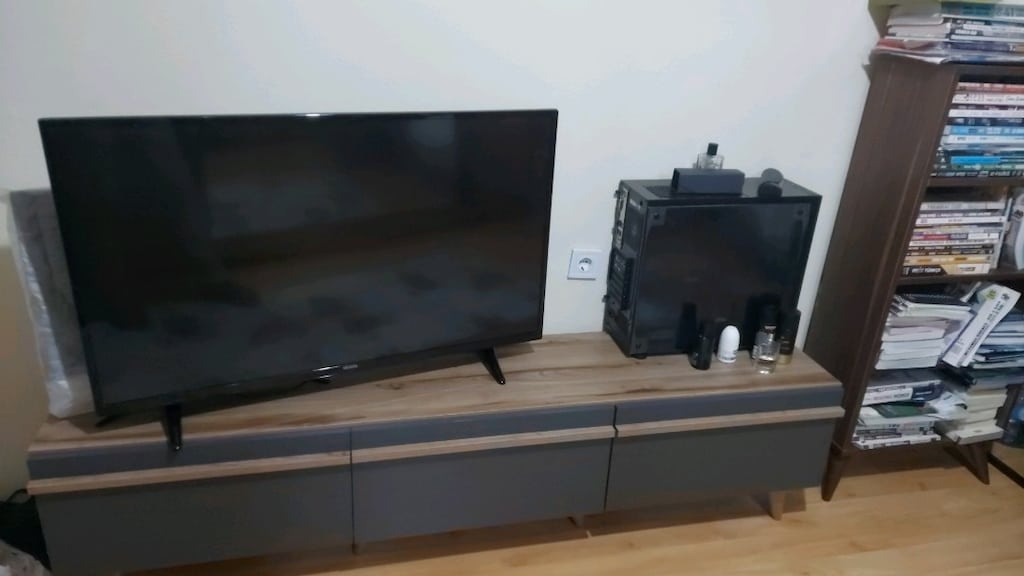 Vestel 43 inch Smart TV - 2