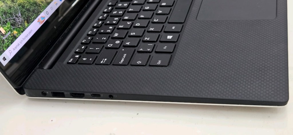 Dell XPS 15 Dokunmatik - i7 /8gb/256gb Ssd/ 4K Ultra HD 15.6" - 2