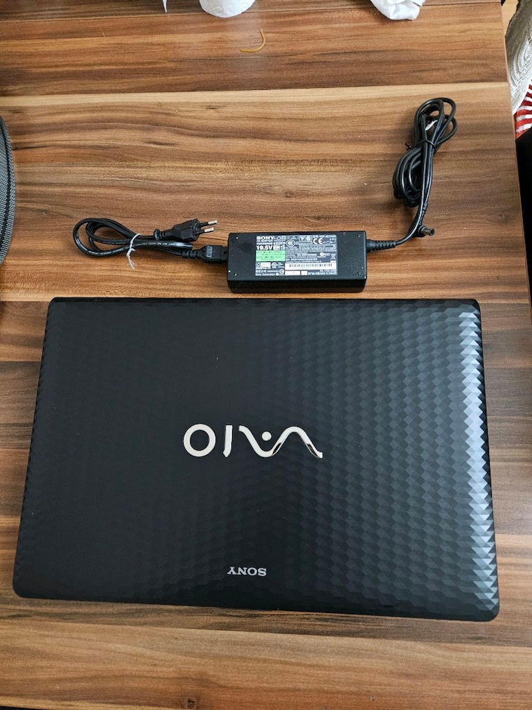 Orijinal Çantalı Sony Vaio - i5 İşlemci / 4GB RAM / Tertemiz - 2