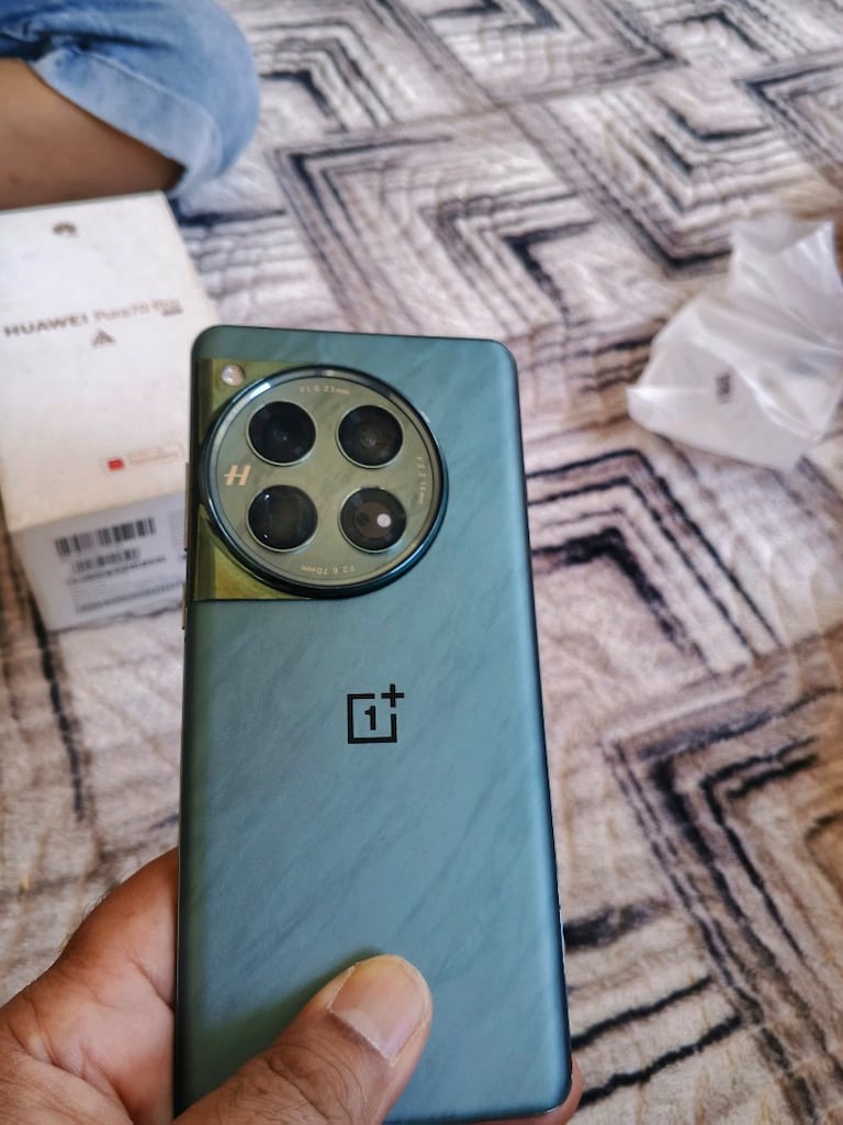 ONE PLUS 12 512 GB RAM 16+16 - 3