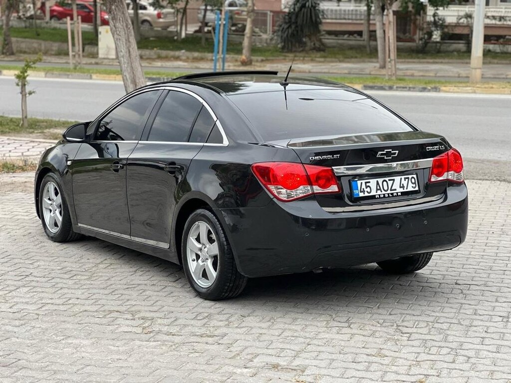 Chevrolet Curuze LS Plus - 13