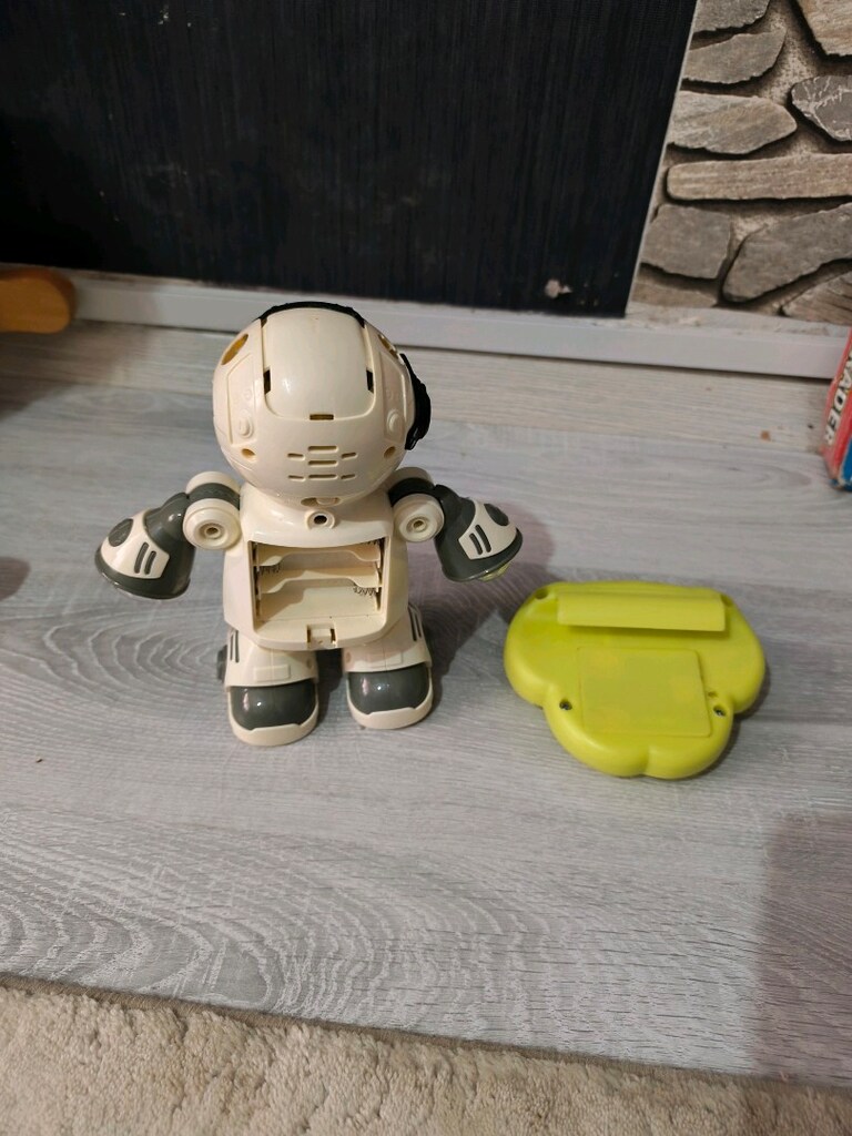 pilli Robot ve ninni köpek - 5