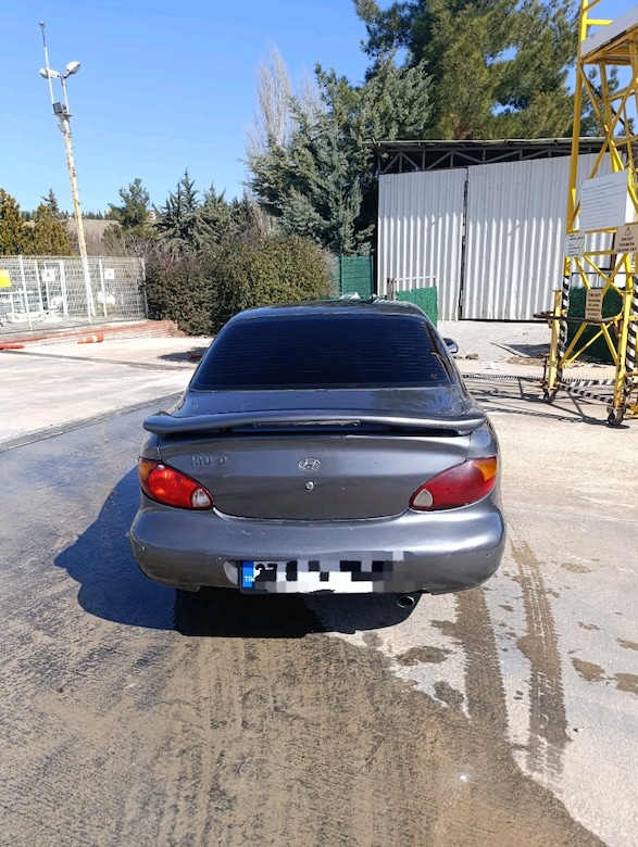 Hyundai Elantra - 4