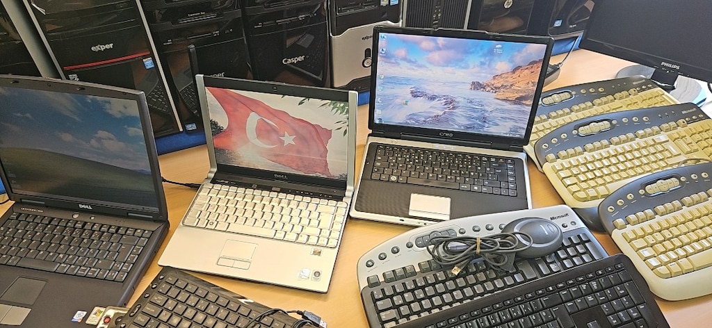 Bilgisayar monitör notebook klavye ve mauslar - 3