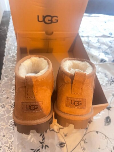 Ugg yarım bot