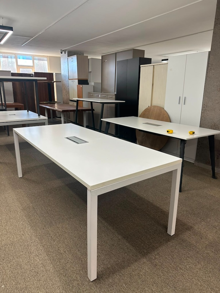 KLAS OFİS ÜSKÜDAR 220x90 TOPLANTI MASASI İKİNCİ EL - 2