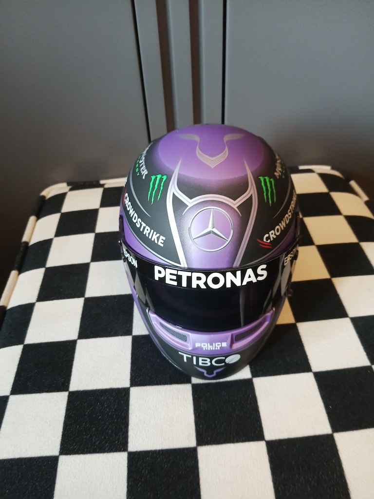 Hamilton 2021 Sezon Kaskı Mercedes Formula 1 F1 1:2 Model Kask