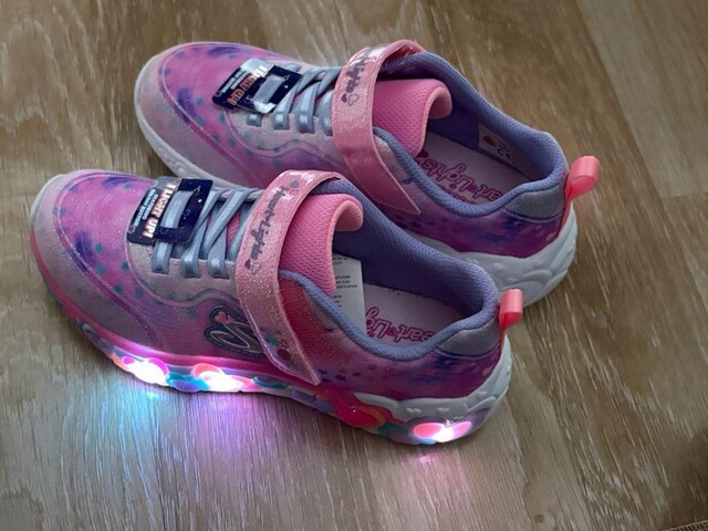 ışıklı Skechers kız çocuk ayakkabısı