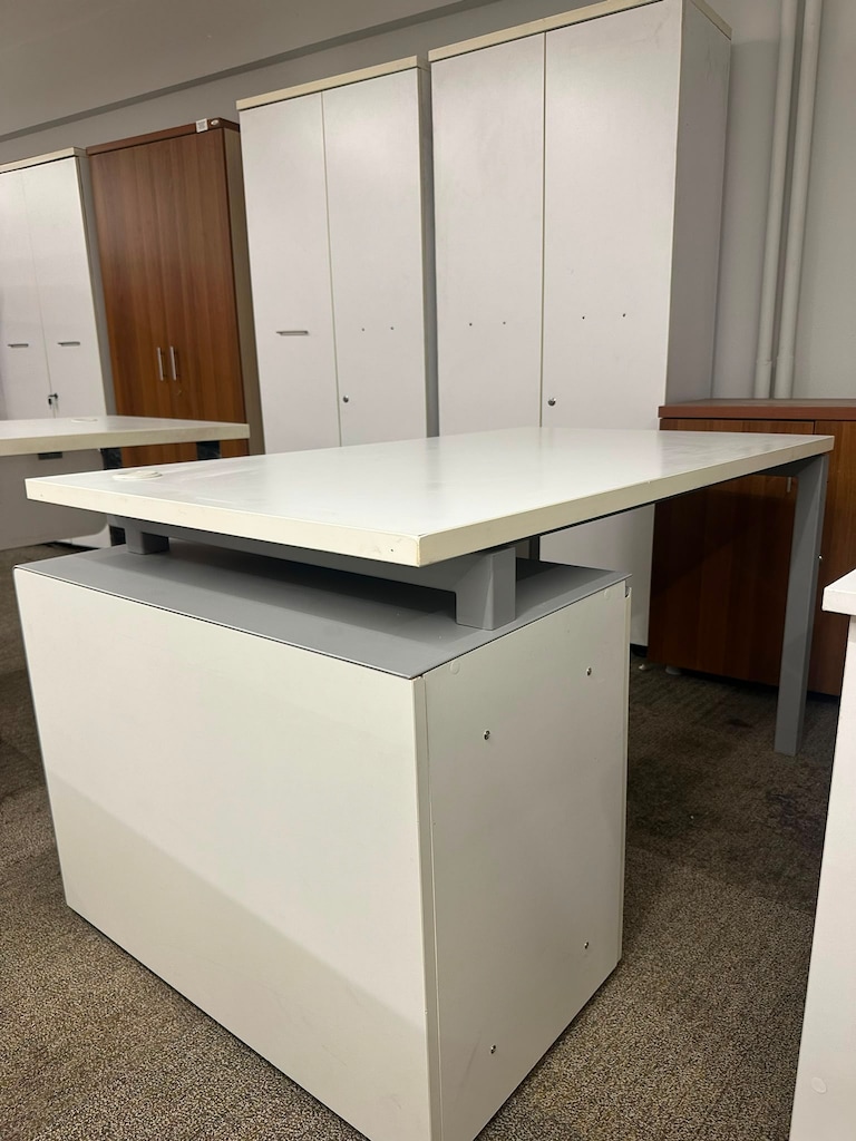 KLAS OFİS ÜSKÜDAR 140x80 MODERN KAVİSLİ ÇALIŞMA MASASI - 5