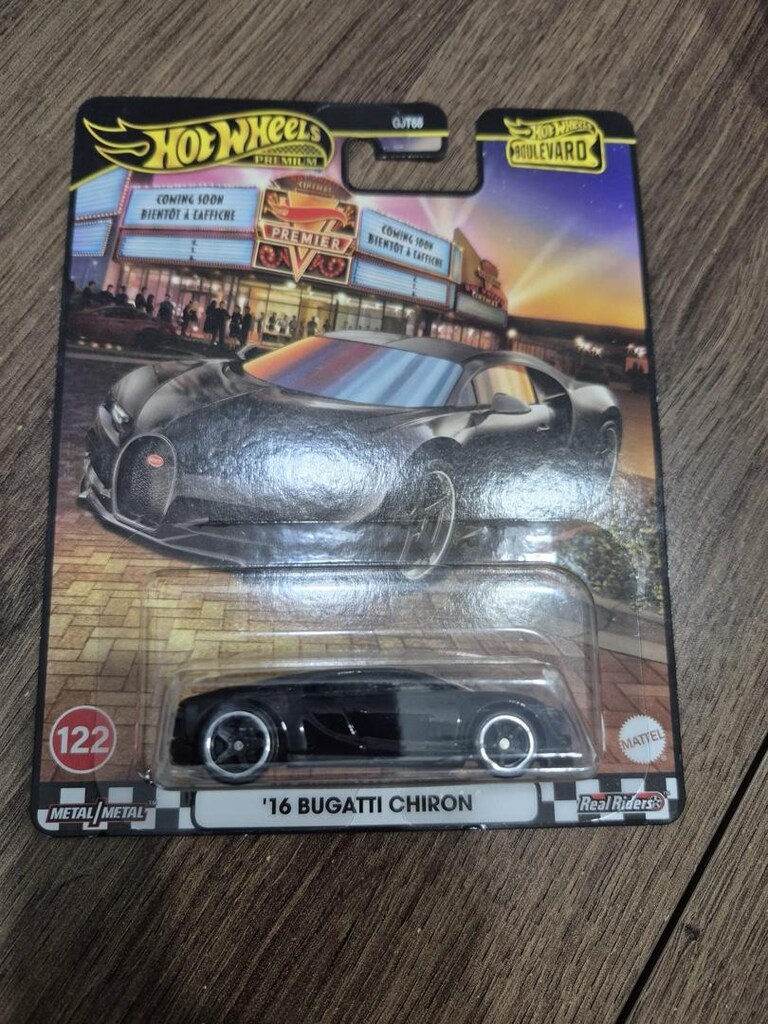 Hot Wheels ‘16 Bugatti Chiron - 2