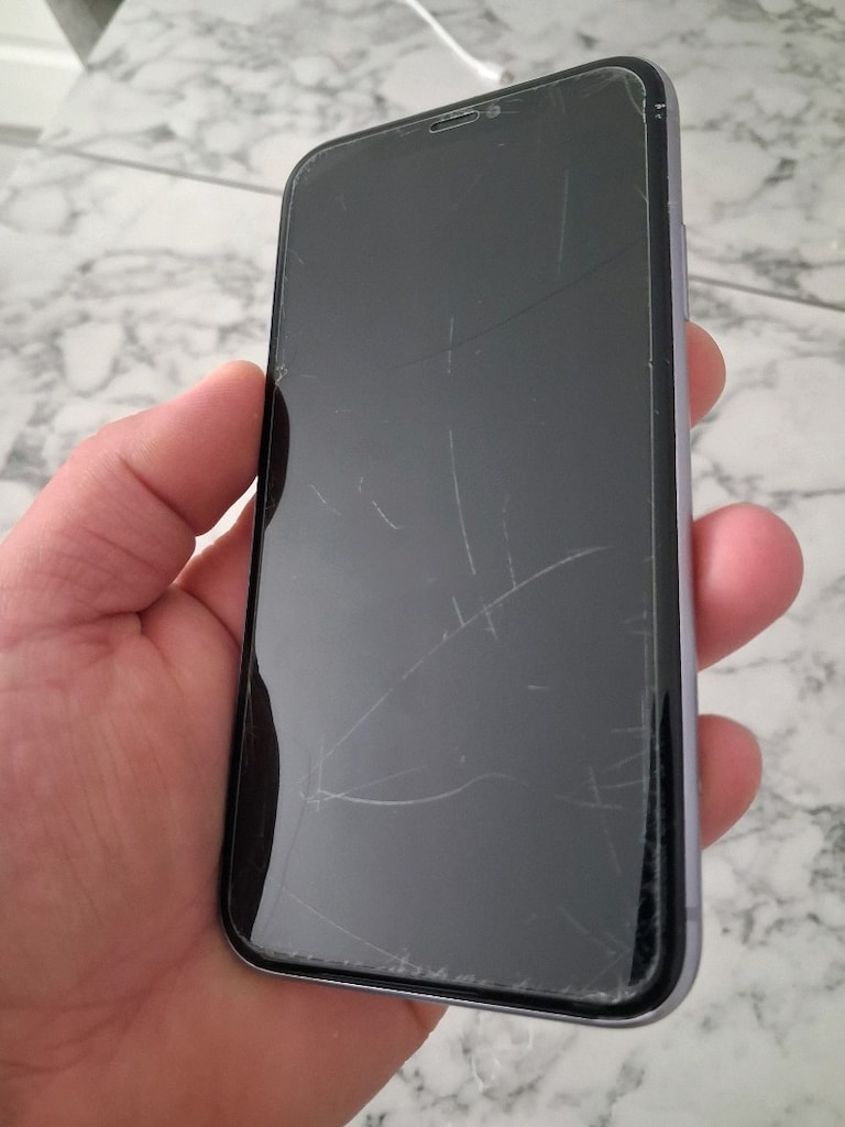 FIRSAT CİHAZI iPhone 11 64 GB - 4