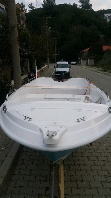 460 polyester tekne