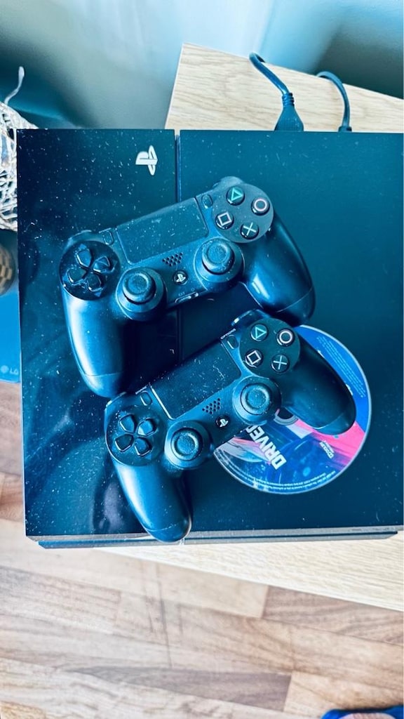 PS4 ve 2 konsol - 2