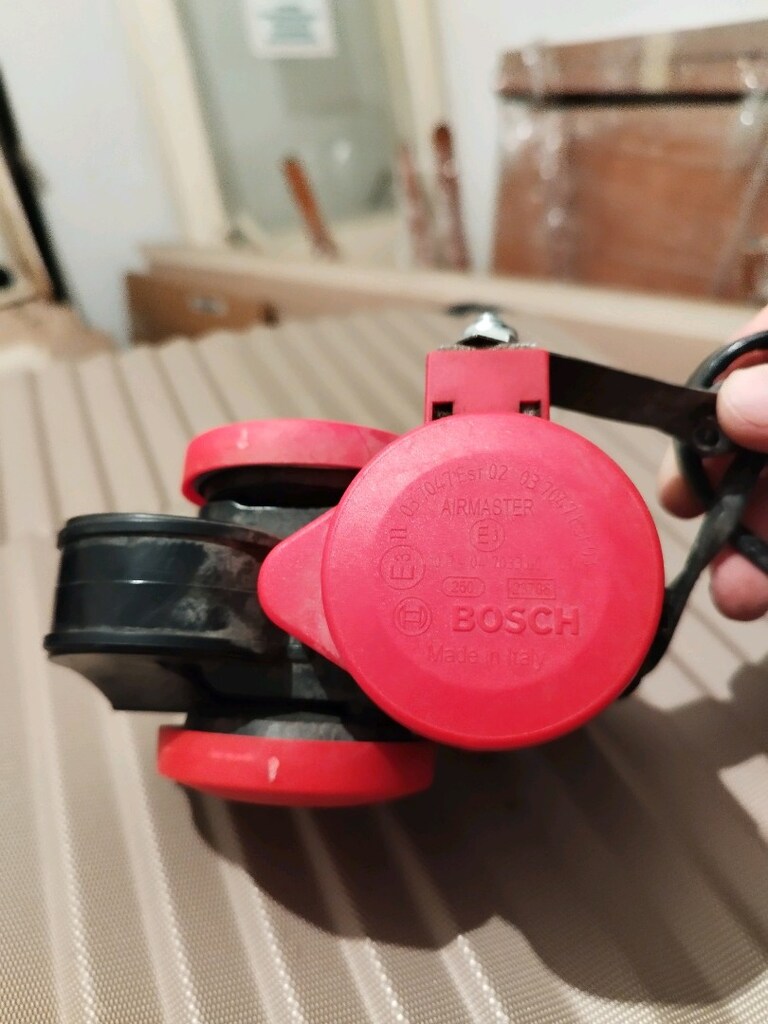 Bosch marka havalı korna - 2