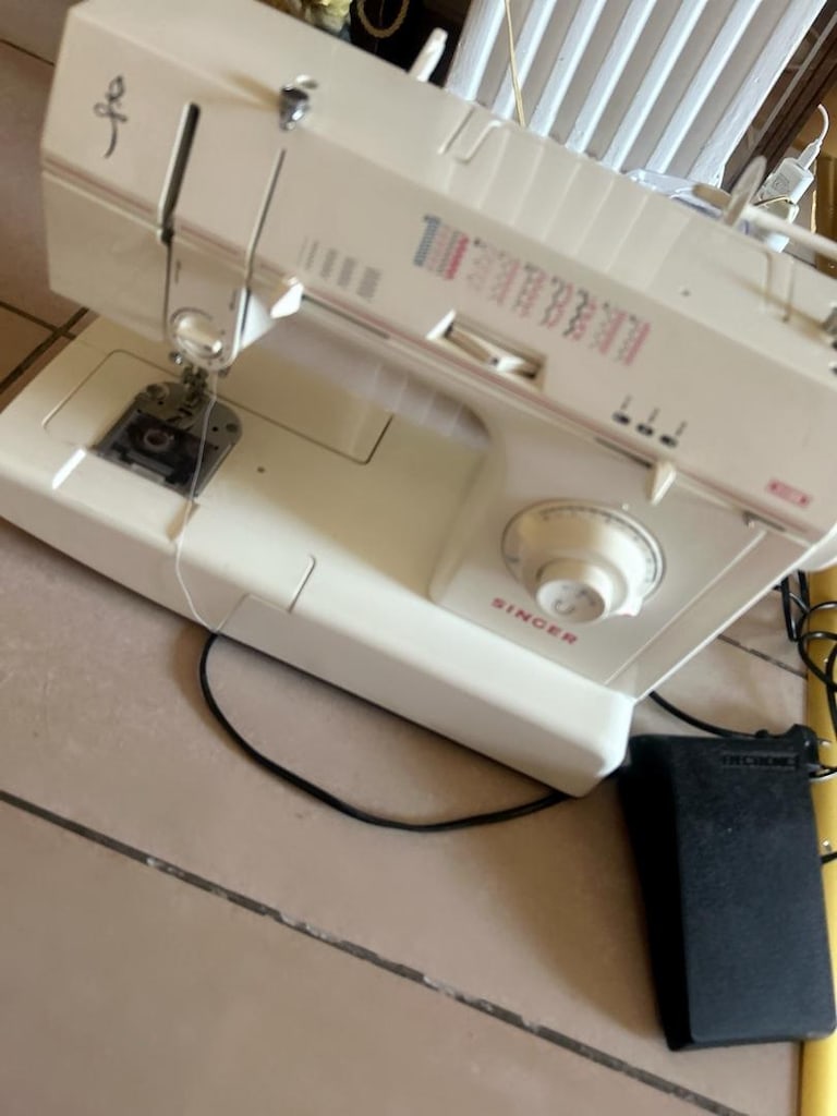 SİNGER IŞIKLI DİKİŞ MAKİNASI