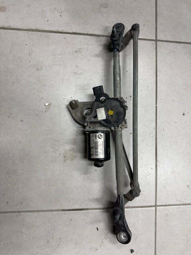 BMW 3.20 silecek motoru - 2