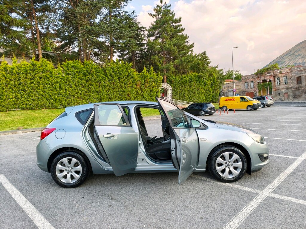 İlk Sahibinden Boyasız 2013 Model Opel Astra J 1.6 178.000 Km'de - 5