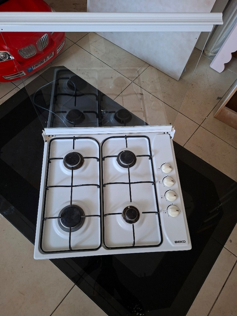 BEKO CAM KAPAKLI 4 GÖZLÜ GAZLI OCAK - 5