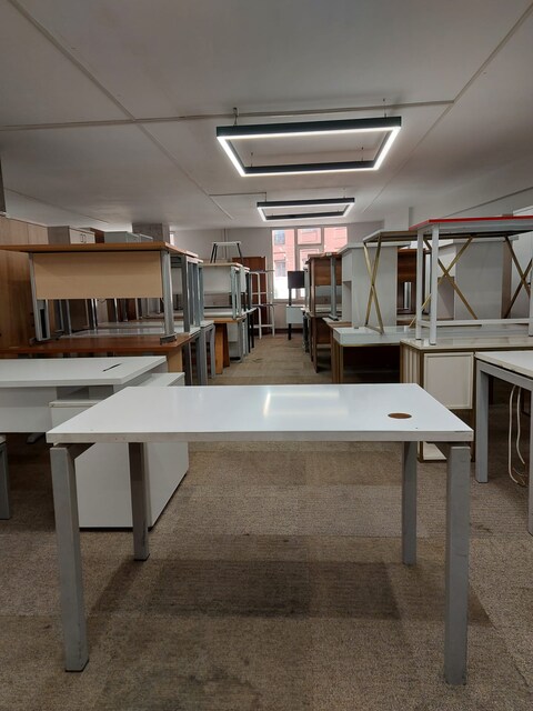 KLAS OFİS ÜSKÜDAR 120x70 ÇALIŞMA MASASI (STOKLU)