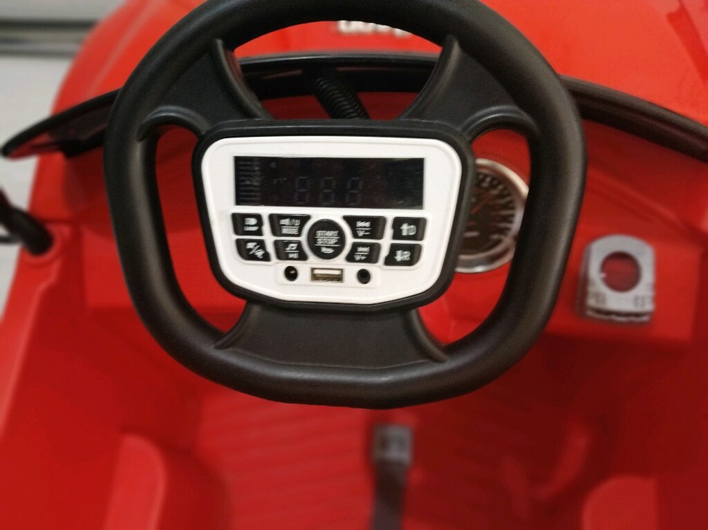 12 Volt Kumandalı Bluetoothlu Akülü Araba - 12