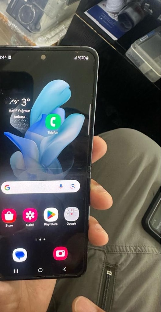 Samsung Z Flip 4 orjinal lekeli çizgili ekran - 3