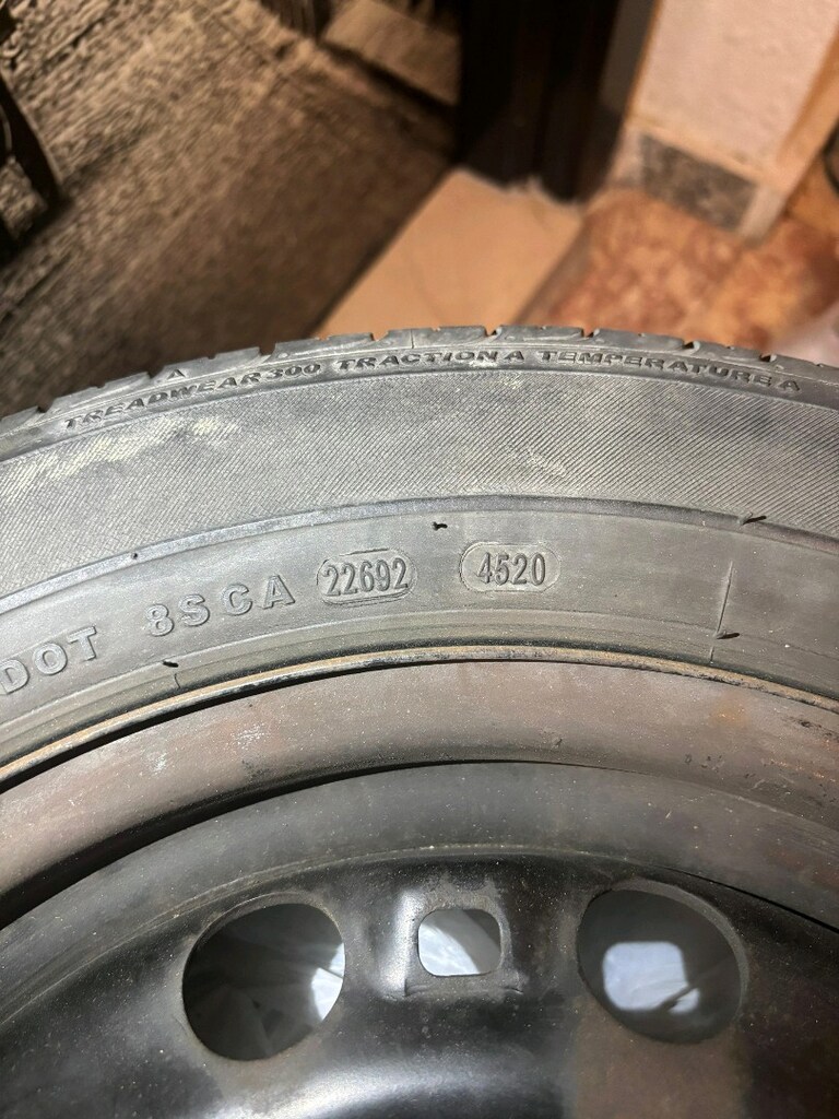 4 adet jant lastik 218/60r15 - 18