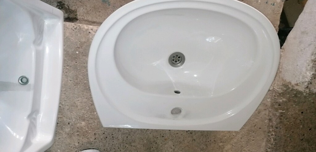 Lavabo tașı boyları duvara gelen tarafın boyu 50cm dir. eni 40 cm dir. - 10