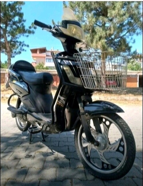Yuki Elektrikli Scooter Motorsiklet