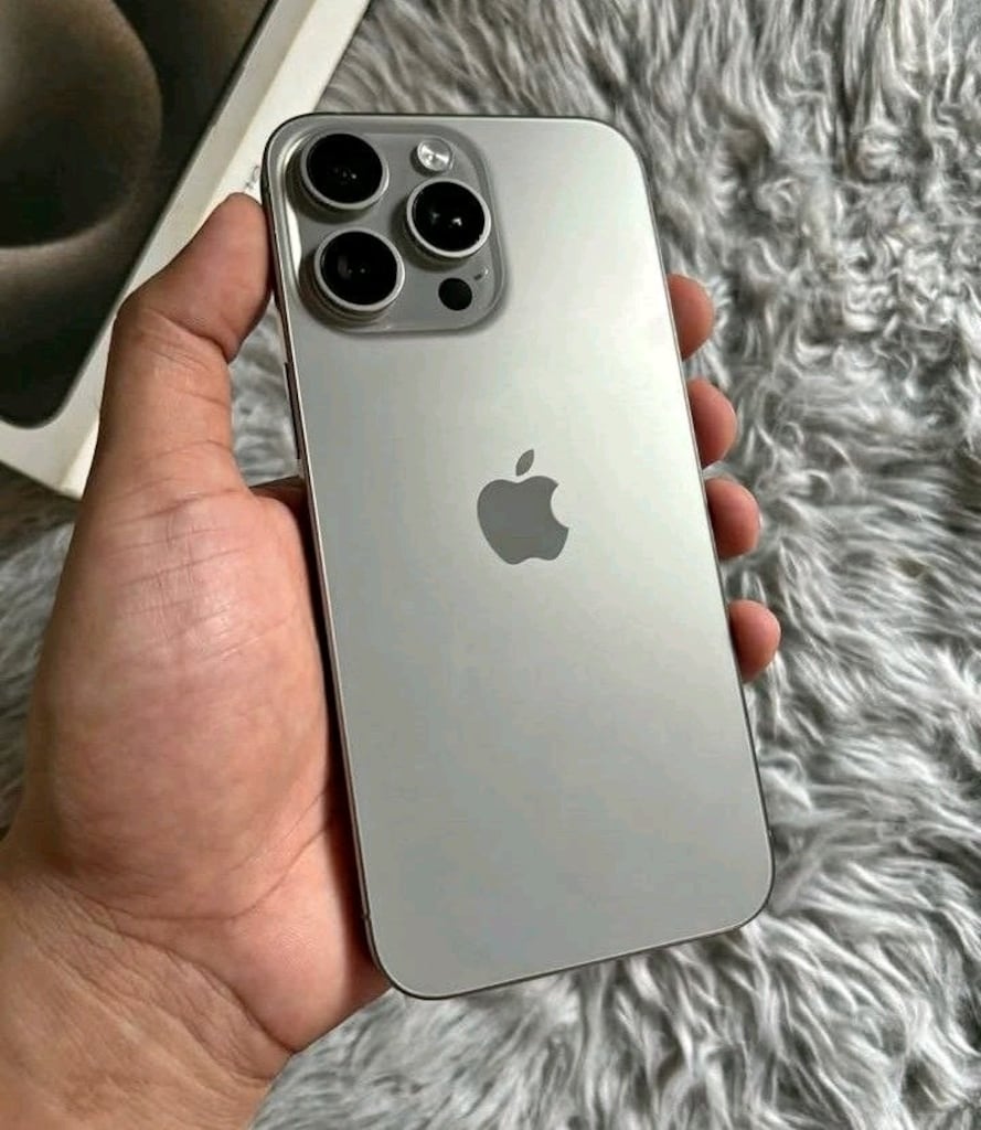 İLK SAHİBİNDEN İPhone 15 PRO MAX