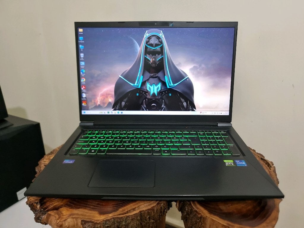 Monster Tulpar 17.3 inch Büyük Ekran i7-11800H RTX 3060 - 4