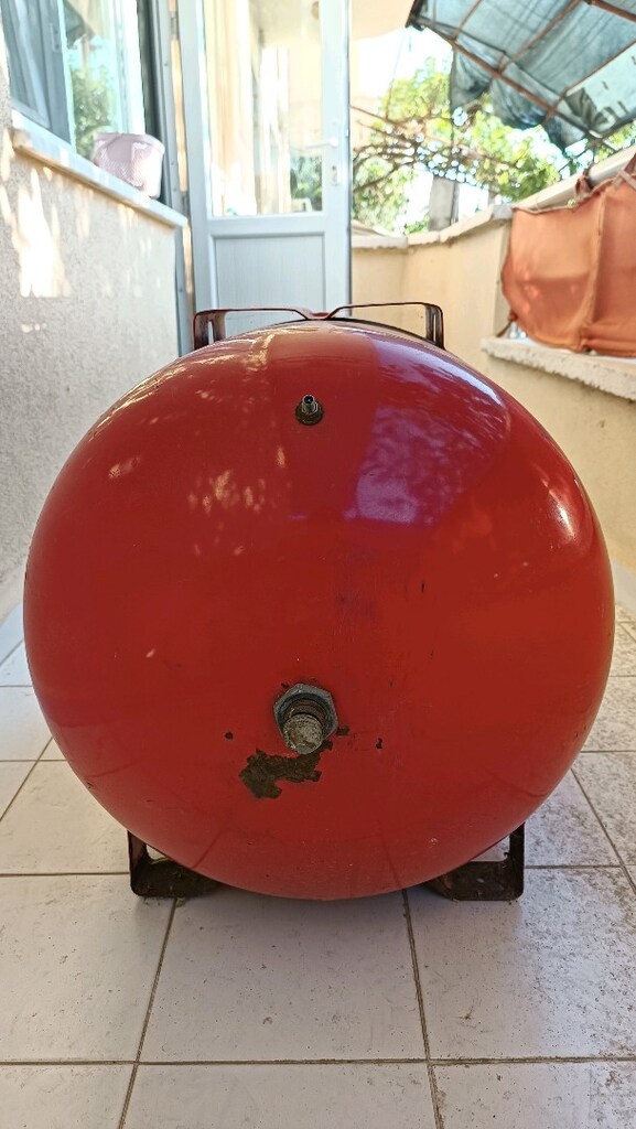 Wates Genleşme Tankı / Hidrofor Tankı - Temiz Durumda - 4