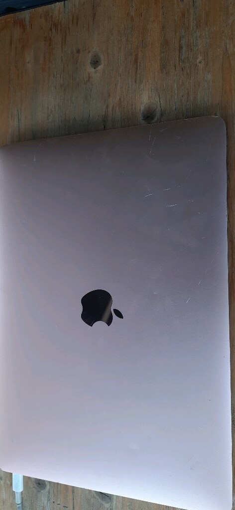 Mac Book Air - 4