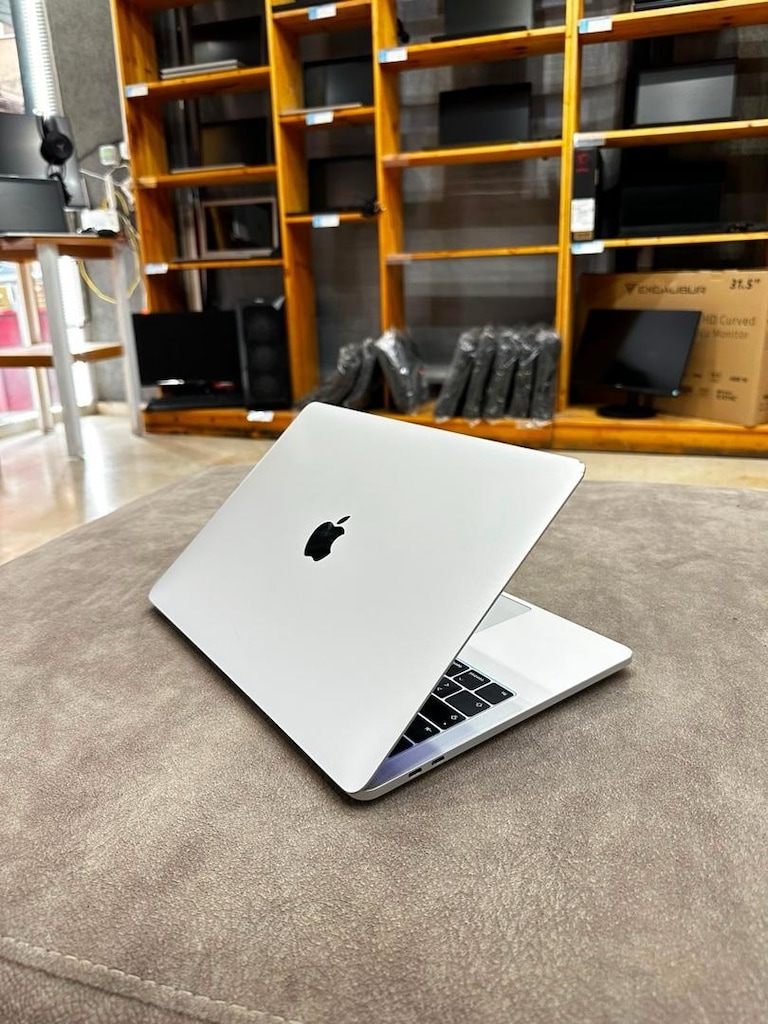 MacBook Pro Taucbarlı - 9