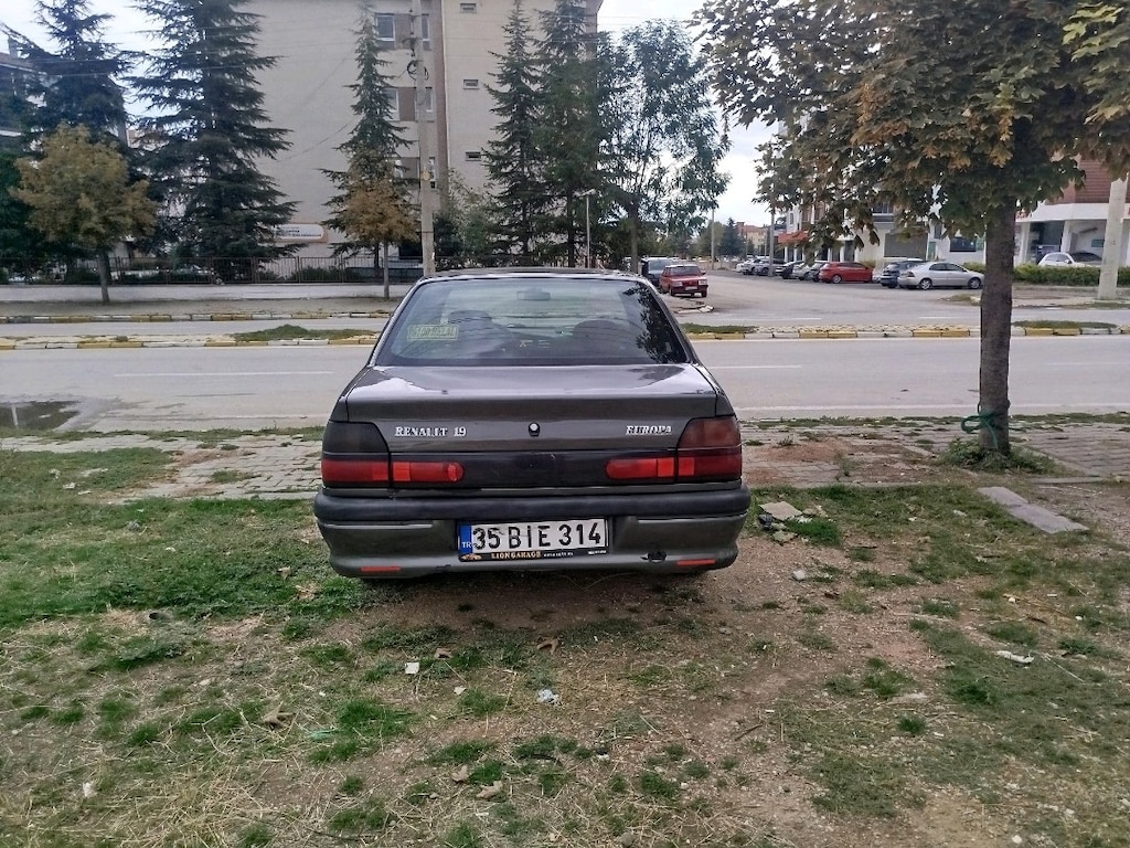 acil ihtiyaçtan satılık cam gibi Renault 19 EUROPA 1.6 2000 model - 2
