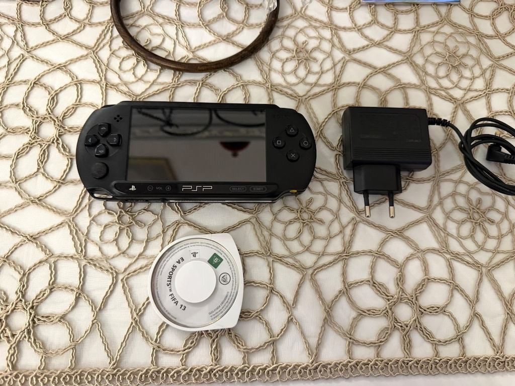 SONY PSP SORUNSUZ FİFA 13 HEDİYE ORJİNAL ŞARJ ALETİ MEVCUT. - 3