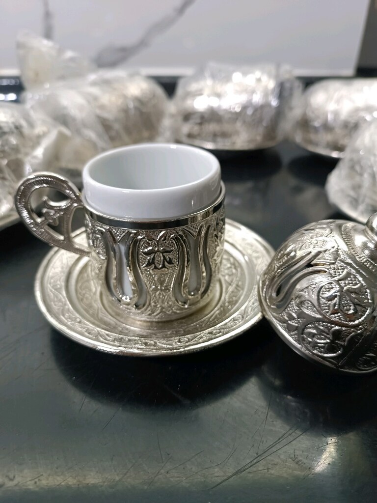 Osmanlı fincan takımı yanında bir adet sunumluk mevcut - 2