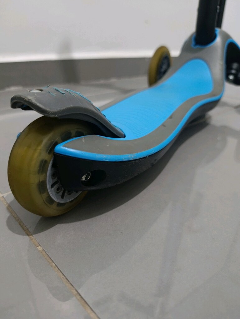 Globber Elite Deluxe Scooter - 12