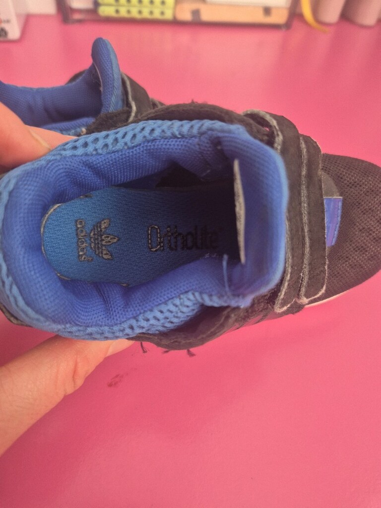 Adidas 24 numara ayakkabı. - 4