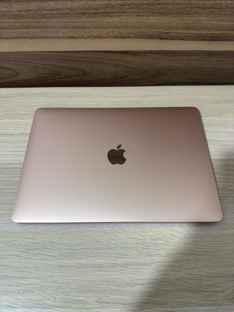 MacBook Air / M1 / 13 inç / 8 GB Ram / 256 GB Ssd - 8