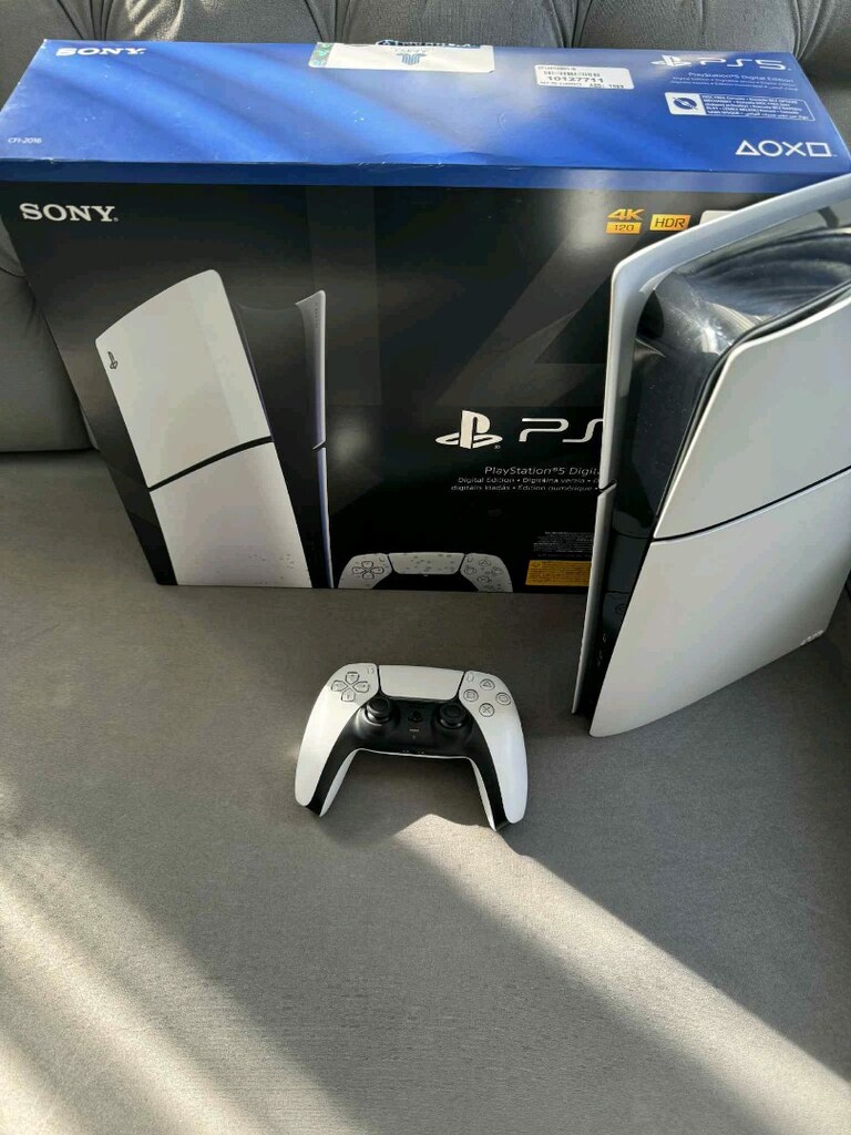 ps4 slım model koluyla beraber - 3