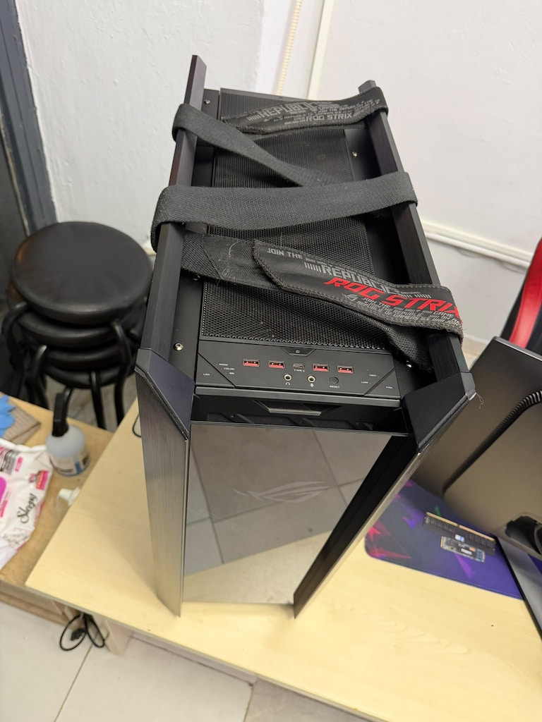Asus ROG Strix Helios GX601 Powersiz Bos Kasa - 3
